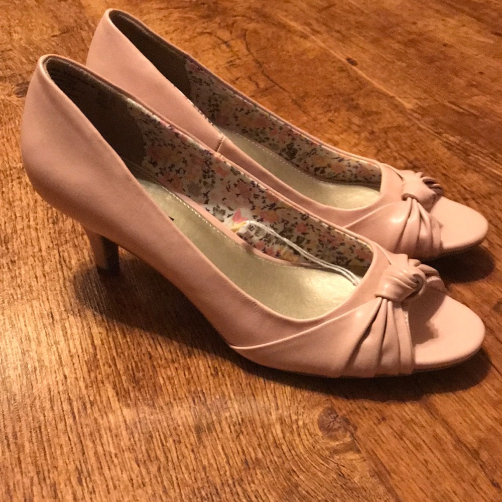 Ladies shoes new